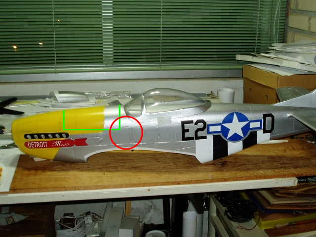 p-51-fuselagem-isopor-fragil.jpg