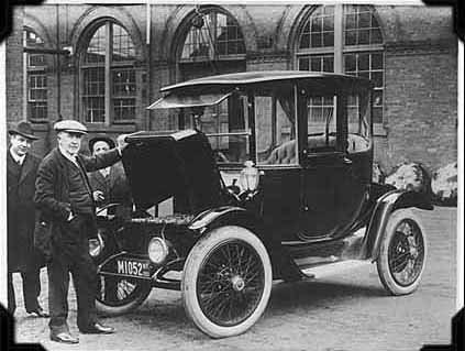 Um dos primeiros carros elétricos. Edson Eletric Car.